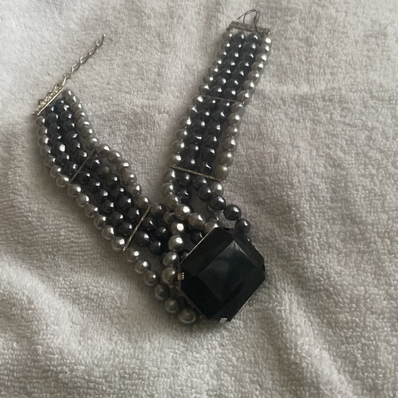 Faux pearl & faux gemstone choker - Picture 2 of 7